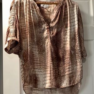 Jennifer Lopez blouse